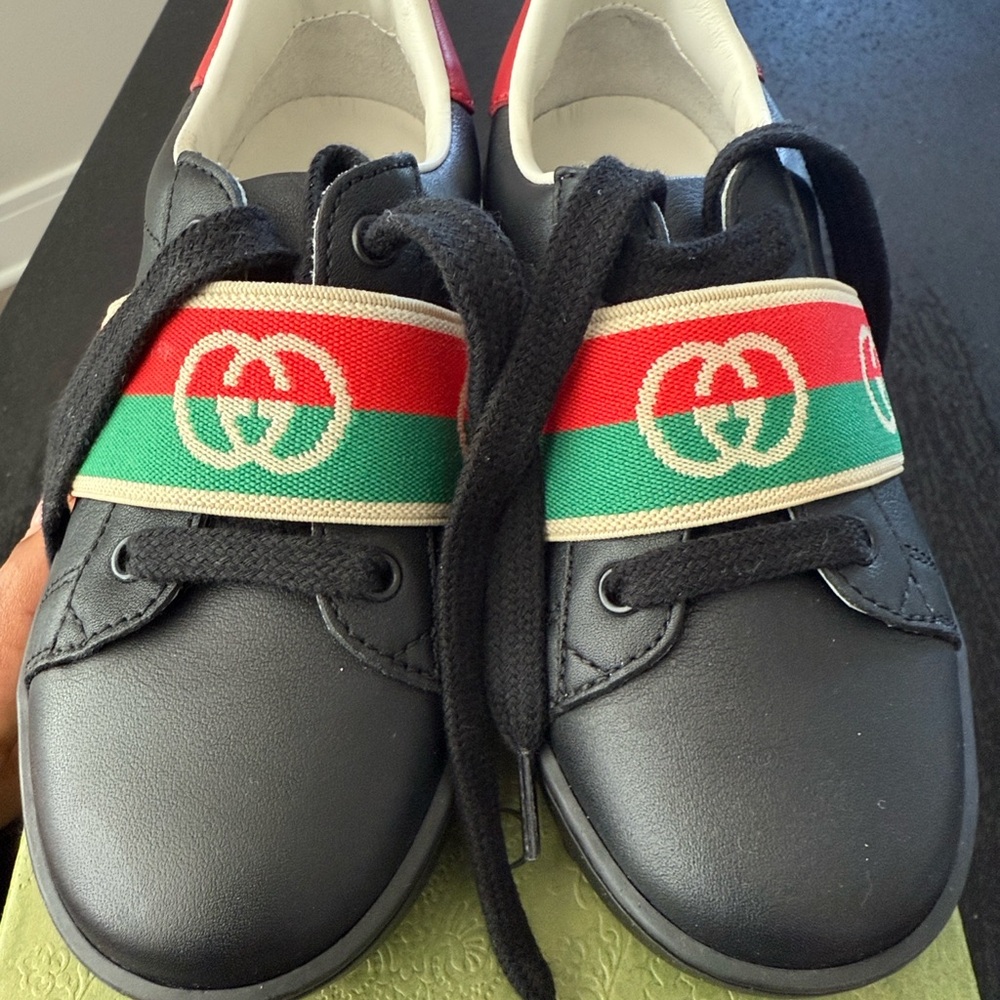 Gucci Kids Black Sneakers with Red and Green Accents